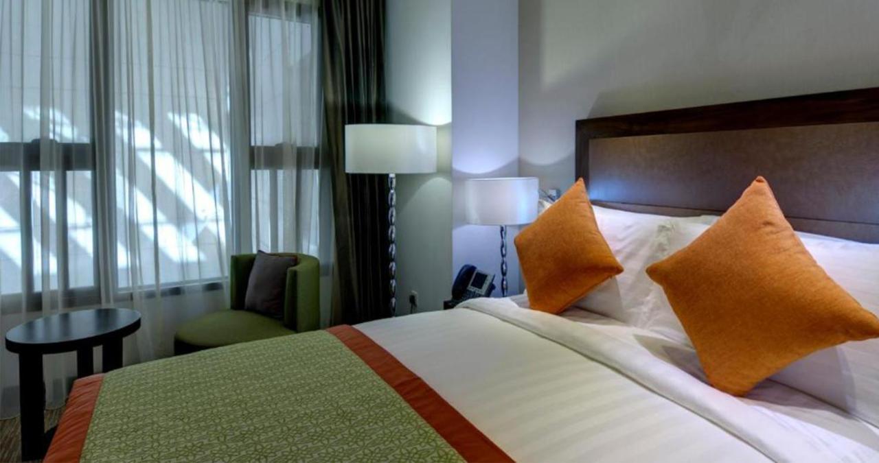 Crowne Plaza Madinah By Ihg Hotell Medina Eksteriør bilde A bedroom at the hotel