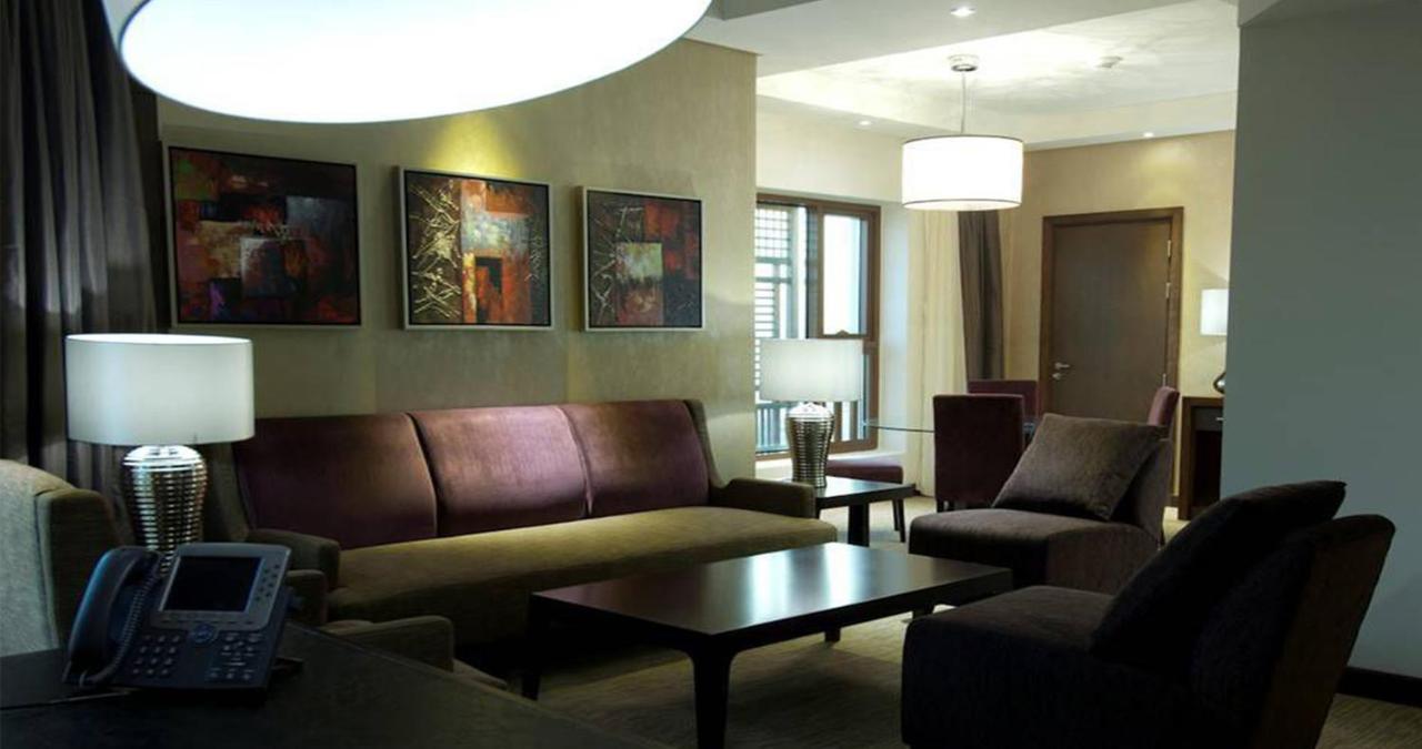 Crowne Plaza Madinah By Ihg Hotell Medina Eksteriør bilde The interior of the lounge
