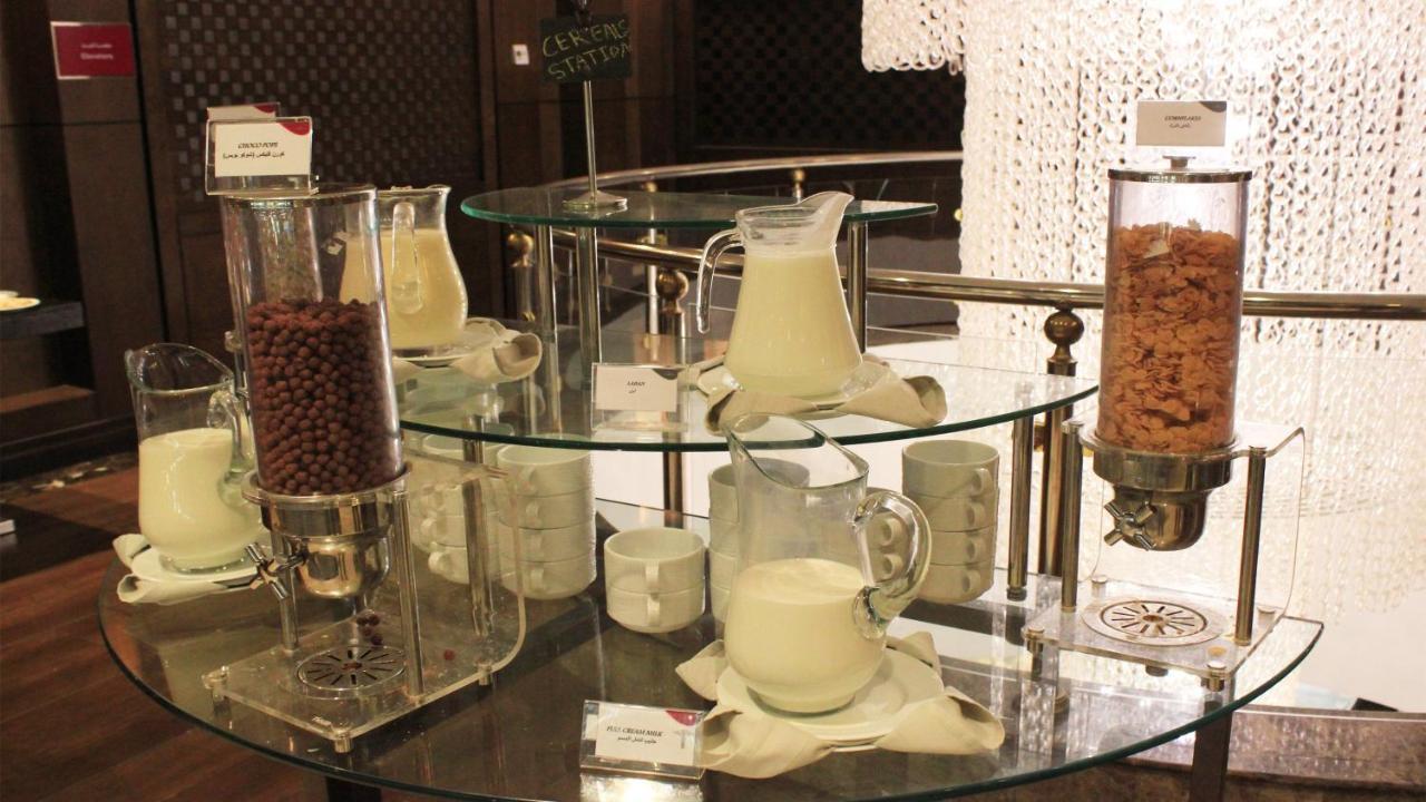 Crowne Plaza Madinah By Ihg Hotell Medina Eksteriør bilde A cereal dispenser