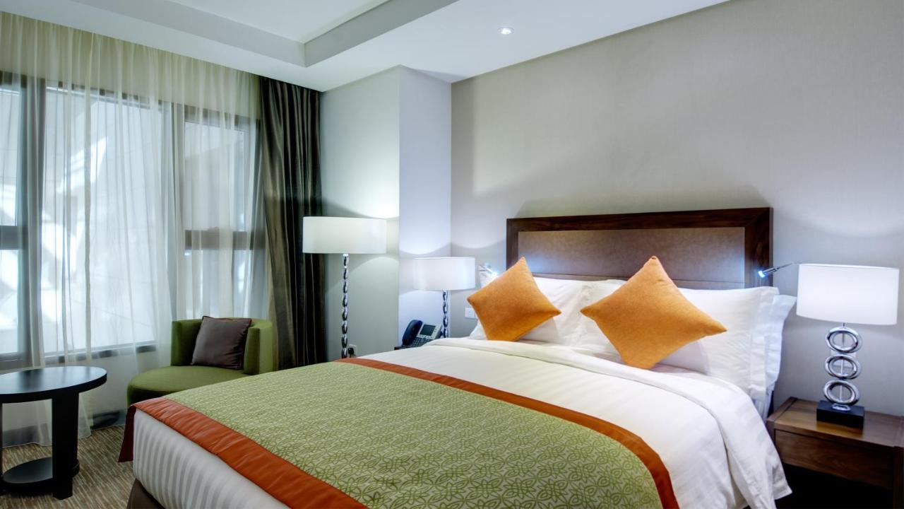 Crowne Plaza Madinah By Ihg Hotell Medina Eksteriør bilde A bedroom at the hotel
