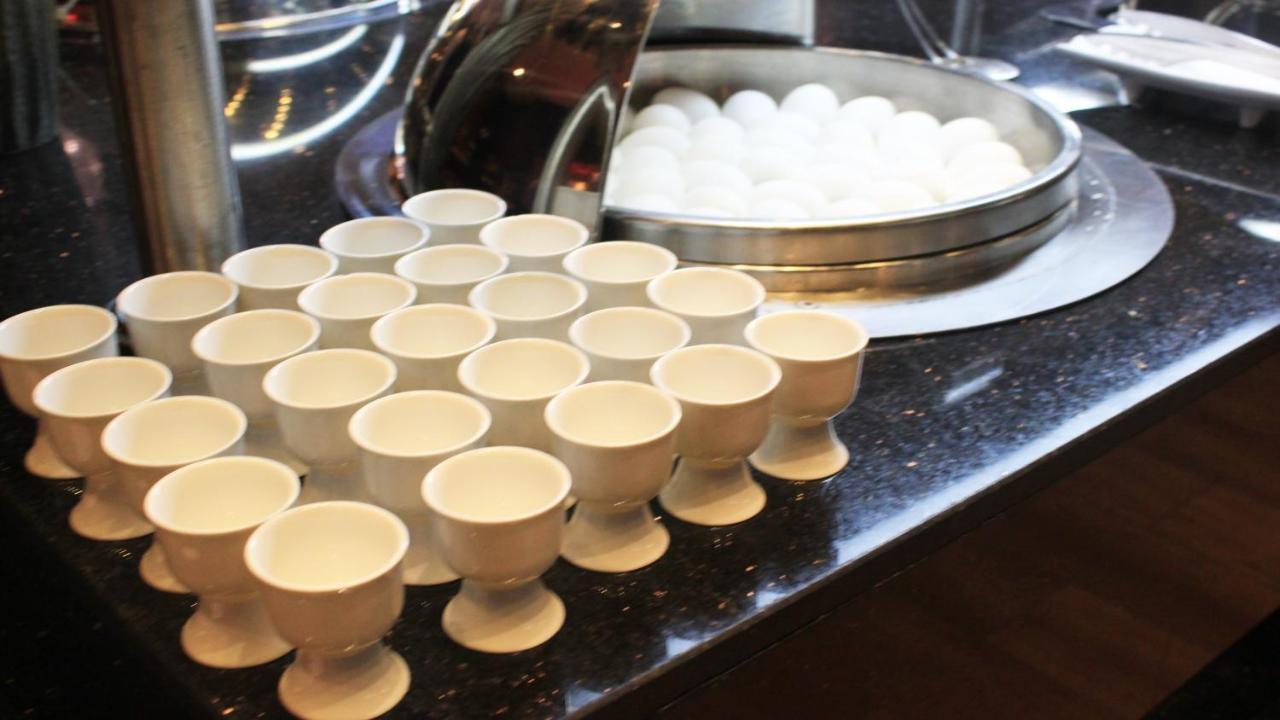 Crowne Plaza Madinah By Ihg Hotell Medina Eksteriør bilde Egg cups