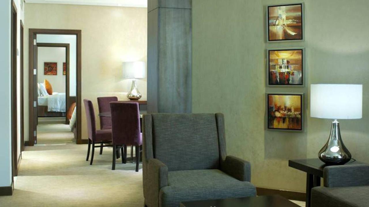 Crowne Plaza Madinah By Ihg Hotell Medina Eksteriør bilde A suite at the hotel