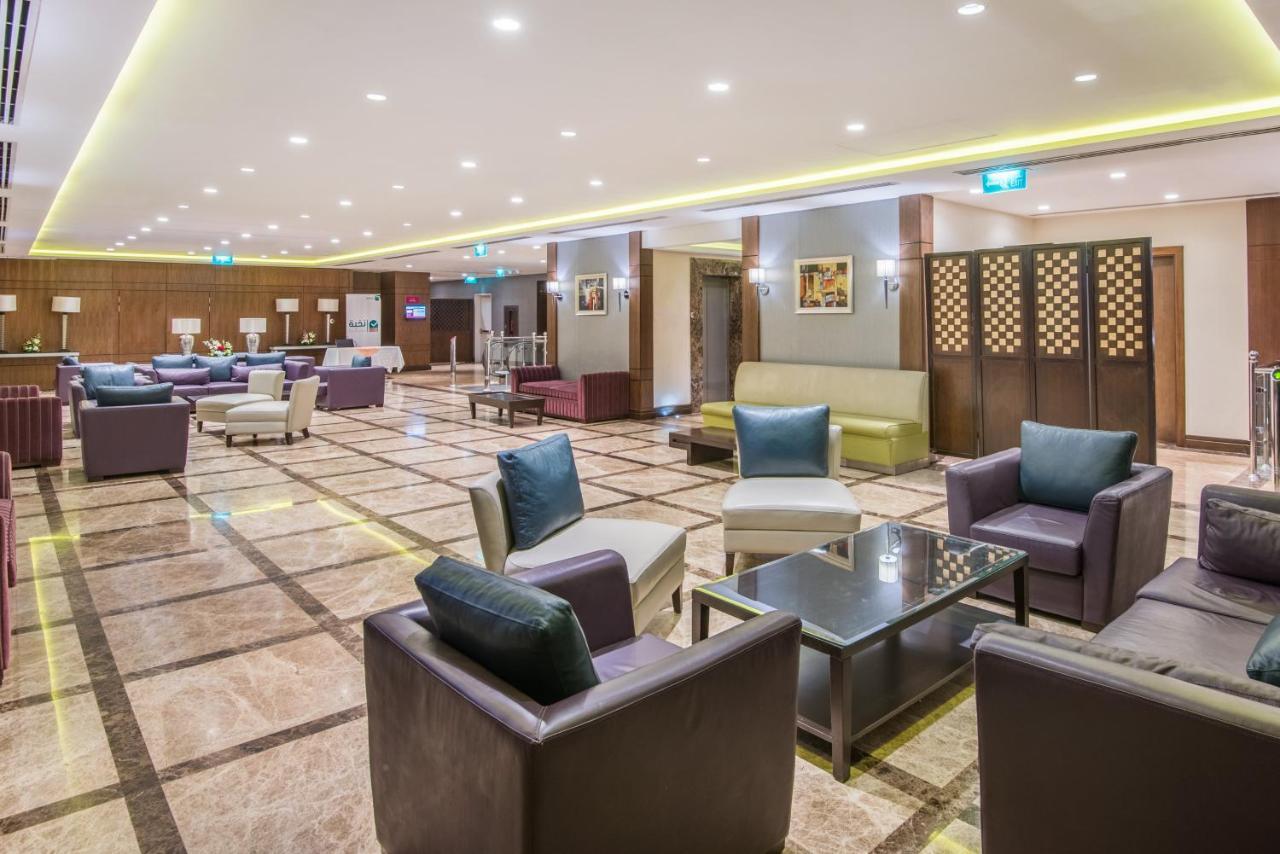 Crowne Plaza Madinah By Ihg Hotell Medina Eksteriør bilde The lounge at the airport